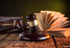 Fototapeta174 x 120  Wooden gavel and books on wooden table, law concept, 174 x 120 cm