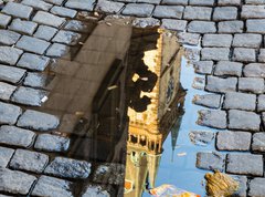Samolepka flie 270 x 200  Astronomical clock in Prague in puddle, 270 x 200 cm