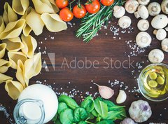 Fototapeta papr 360 x 266, 74036743 - Pasta ingredients: conchiglioni,mushrooms, a jug of cream, olive - Psady tstovin: konchiglioni, houby, dbnek smetany, olivy