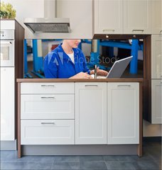 Fototapeta do kuchyn flie 180 x 60, 76801995 - Mechanic working on a laptop