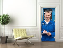 Samolepka na dvee flie 90 x 220, 76802696 - Smiling mechanic looking at camera
