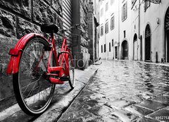 Fototapeta papr 254 x 184, 95275197 - Retro vintage red bike on cobblestone street in the old town. Color in black and white - Retro vinobran erven kolo na dldn ulici ve starm mst. Barva ern a bl