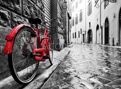 Fototapeta papír 360 x 266, 95275197 - Retro vintage red bike on cobblestone street in the old town. Color in black and white - Retro vinobraní červené kolo na dlážděné ulici ve starém městě. Barva černá a bílá