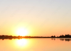 Samolepka fólie 200 x 144, 95968412 - Golden sunrise over calm water - Zlatý východ slunce nad klidnou vodou