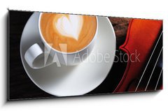Skleněný obraz 1D panorama - 120 x 50 cm F_AB42963214 - Latte art and violin on wooden table - Latte umění a housle na dřevěném stole