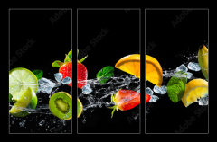 Obraz 3D tdln - 105 x 70 cm F_BB145460098 - Fruits with water splash