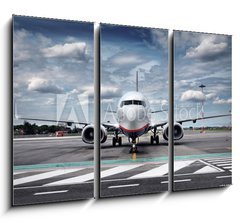 Obraz 3D tdln - 105 x 70 cm F_BB51423285 - Total View Airplane on Airfield with dramatic Sky