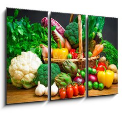 Obraz 3D tdln - 105 x 70 cm F_BB61518085 - Raw vegetables in wicker basket on wooden table