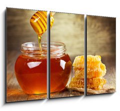 Obraz 3D tdln - 105 x 70 cm F_BB61593982 - jar of honey with honeycomb