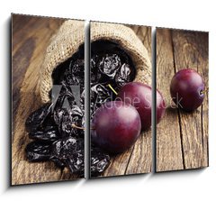 Obraz 3D tdln - 105 x 70 cm F_BB70640969 - Prunes with plums in small sack - Slivky se vestkami v malm pytli