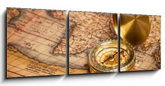Obraz 3D tdln - 150 x 50 cm F_BM45304733 - Old vintage golden compass on ancient map