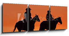 Obraz 3D tdln - 150 x 50 cm F_BM47782535 - Cowboys on Horseback Silhouette at sunset - Cowboys na koni silueta pi zpadu slunce