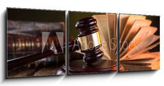 Obraz 3D třídílný - 150 x 50 cm F_BM71289049 - Wooden gavel and books on wooden table, law concept - Dřevěná palička a knihy na dřevěném stole, koncept práva