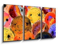 Obraz 3D tdln - 90 x 50 cm F_BS14913298 - Slightly blurred colorful marbles (with drops of water)