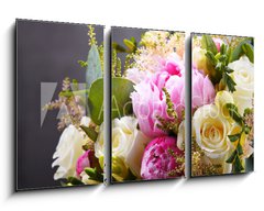 Obraz 3D tdln - 90 x 50 cm F_BS236126710 - Composition with bouquet of freshly cut flowers