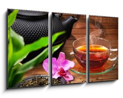 Obraz 3D tdln - 90 x 50 cm F_BS48082292 - Arrangement aus Teekanne, Teeglas gr nem Tee und Orchidee
