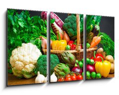 Obraz   Raw vegetables in wicker basket on wooden table, 90 x 50 cm