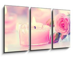 Obraz 3D tdln - 90 x 50 cm F_BS76560272 - Valentine's Day. Pink heart shaped candles and rose flowers - Valentn. Svky ve tvaru rovho srdce a rov kvty