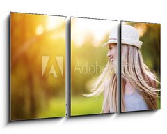 Obraz 3D tdln - 90 x 50 cm F_BS76895650 - Beautiful woman outside in a park.