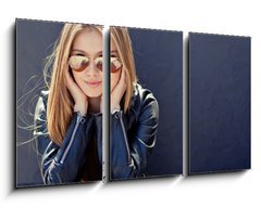 Obraz 3D tdln - 90 x 50 cm F_BS79452361 - Beautiful fashionable young woman