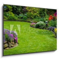 Obraz 1D - 100 x 70 cm F_E64923013 - Gartenansicht mit Rasen und Bepflanzung