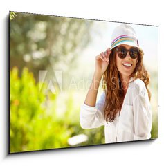 Obraz   Smiling summer woman with hat and sunglasses, 100 x 70 cm