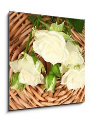 Obraz 1D - 50 x 50 cm F_F44718404 - Beautiful white roses on wicker mat close-up - Krsn bl re na proutn rohoe blzko