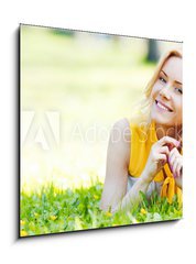 Sklenn obraz 1D - 50 x 50 cm F_F61490597 - Woman on grass - ena na trv