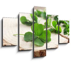 Obraz 5D ptidln - 150 x 100 cm F_GB110661857 - Green clover leaves on a piece of wood, closeup
