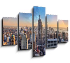 Obraz 5D ptidln - 150 x 100 cm F_GB113869179 - New York City skyline with urban skyscrapers and rainbow.