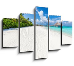Obraz 5D ptidln - 150 x 100 cm F_GB132600844 - Wide sandy beach on a tropical island in Maldives. Palms and wat