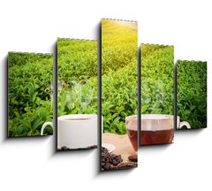 Obraz 5D ptidln - 150 x 100 cm F_GB160363480 - Coffee or tea in the morning on the wooden table and the Tea plantation background