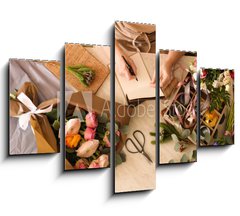 Obraz 5D ptidln - 150 x 100 cm F_GB266667837 - Florist writing in notebook at table