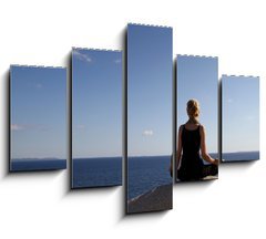 Obraz 5D ptidln - 150 x 100 cm F_GB35709780 - girl sitting on rock over ocean