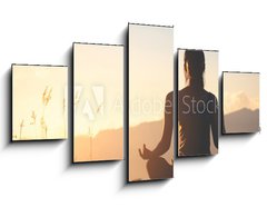 Obraz 5D ptidln - 125 x 70 cm F_GS245653305 - silhouette fitness girl practicing yoga on mountain