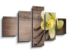 Obraz 5D ptidln - 125 x 70 cm F_GS49329668 - Vanilla Pods and Flower over Wooden Background