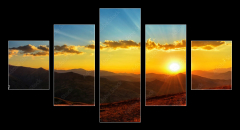 Obraz 5D ptidln - 125 x 70 cm F_GS569569643 - Beautiful sun set with sweet clouds between mountains
