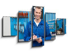 Obraz 5D ptidln - 125 x 70 cm F_GS76802696 - Smiling mechanic looking at camera