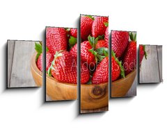 Obraz   strawberries in a wooden bowl, 125 x 70 cm