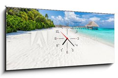 Obraz s hodinami 1D panorama - 120 x 50 cm F_AB132600844 - Wide sandy beach on a tropical island in Maldives. Palms and wat - Široká písečná pláž na tropickém ostrově na Maledivách. Palmy a wat