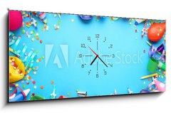 Obraz s hodinami 1D panorama - 120 x 50 cm F_AB209760617 - Birthday party caps, blowers and candles on blue background - Čepice k narozeninám, dmychadla a svíčky na modrém pozadí
