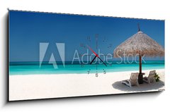 Obraz s hodinami 1D panorama - 120 x 50 cm F_AB23203277 - Sonnenliegen am Strand