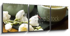 Obraz s hodinami 3D tdln - 150 x 50 cm F_BM42047983 - Green tea with jasmine in cup and teapot on wooden table