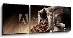 Obraz s hodinami   Coffee cup with burlap sack of roasted beans on rustic table, 150 x 50 cm