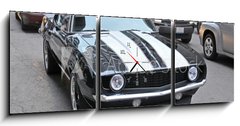 Obraz s hodinami 3D tdln - 150 x 50 cm F_BM65500972 - American muscle car on a street in Chicago