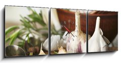 Obraz s hodinami 3D tdln - 150 x 50 cm F_BM74114522 - Raw garlic and spices on wooden table