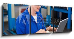 Obraz s hodinami 3D tdln - 150 x 50 cm F_BM76801995 - Mechanic working on a laptop