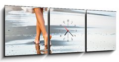 Obraz s hodinami 3D tdln - 150 x 50 cm F_BM81152992 - Woman walking on sand beach