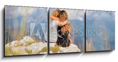 Obraz s hodinami 3D tdln - 150 x 50 cm F_BM88168775 - Ragazze abbracciate osservano la vallata