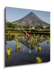 Obraz s hodinami 1D - 50 x 50 cm F_F222228981 - Volcano in the early morning